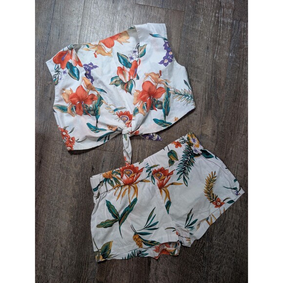 Vintage 80s Shorts Crop Top Set, Lightweight Shorts and Tie Front Top - Picture 1 of 10